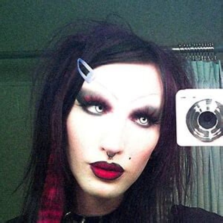 6arelyhuman: DJ Detailed Bio, Age, Birthday, & Height Insights and more