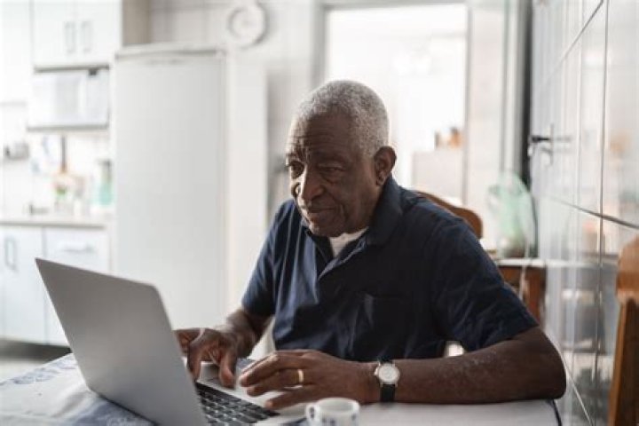 7 Benefits of Delaying Retirement, Finance Experts Say