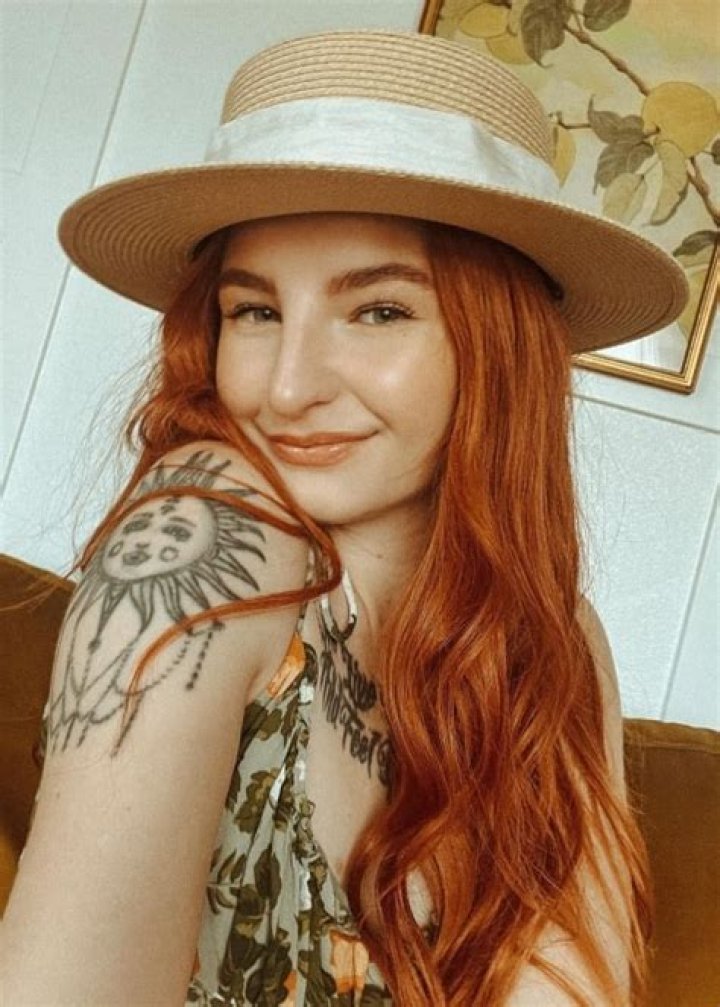 
Abbie Ensign Height, Weight, Net Worth, Age, Birthday, Wikipedia, Who, Nationality, Biography 
