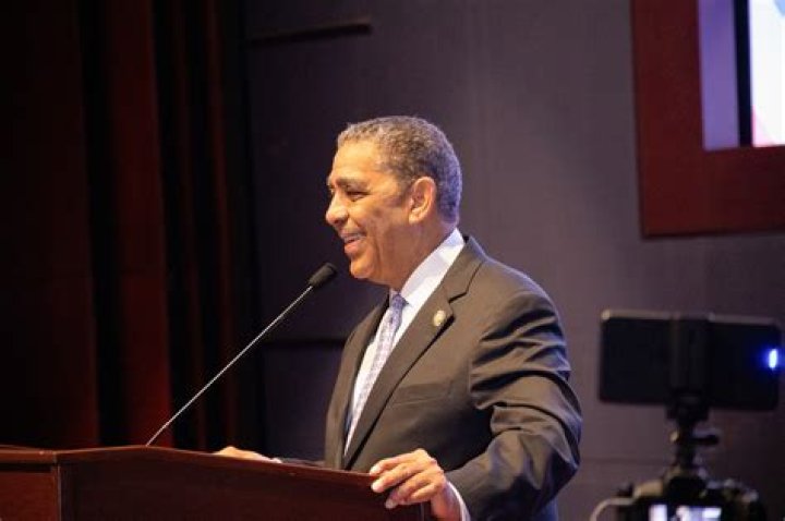 Adriano Espaillat Height, Weight, Net Worth, Age, Birthday, Wikipedia, Who, Instagram, Biography