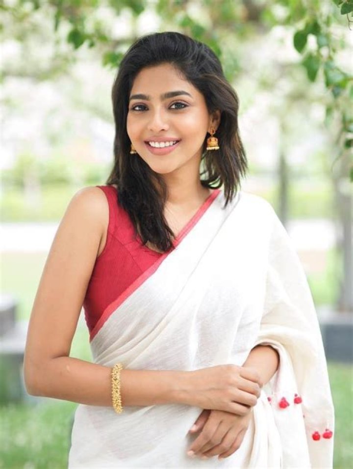 Aishwarya Lekshmi Height, Weight, Net Worth, Age, Birthday, Wikipedia, Who, Instagram, Biography