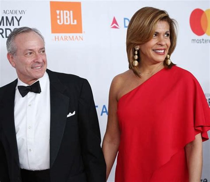 Al Roker Gives Hoda Kotb Update Amid Her 2 Week Absence From ‘Today’ – Hollywood Life