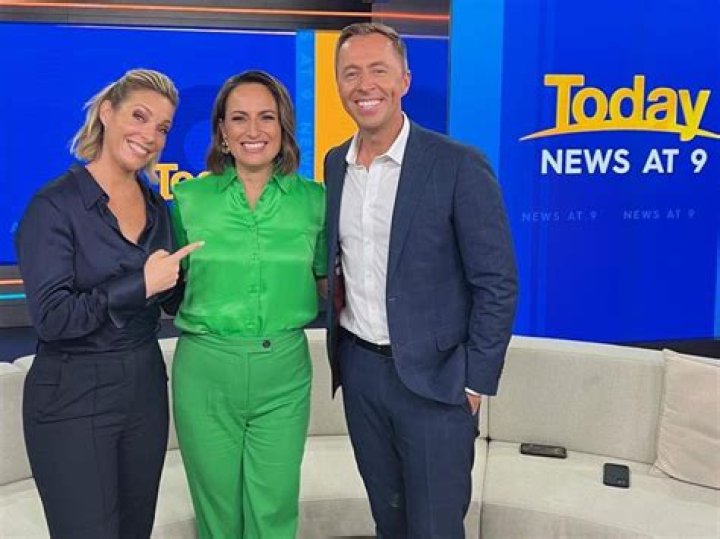 Alex Rodriguez Allegedly ‘Slides’ Into Australian TV Host Belinda Russell’s DMs After J.Lo Split