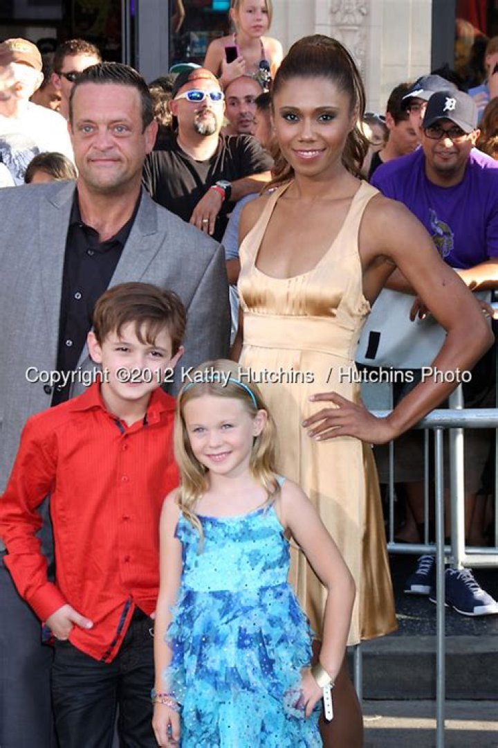 
All About 17yo Actor Max Charles: Net Worth, Girlfriend, Parents 