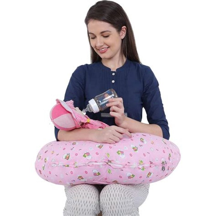 Are feeding pillows necessary?
