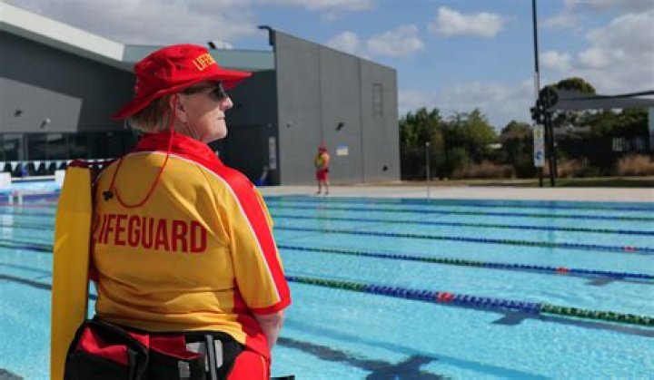 Are lifeguards on duty in San Diego?