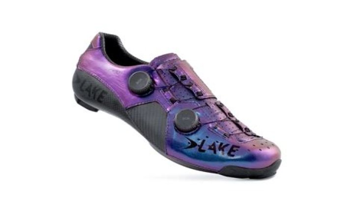 Are spin and cycling shoes the same?