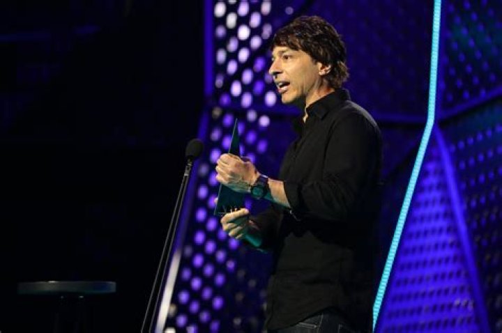 Arj Barker - Bio, Age, net worth, Wiki, Facts and Family