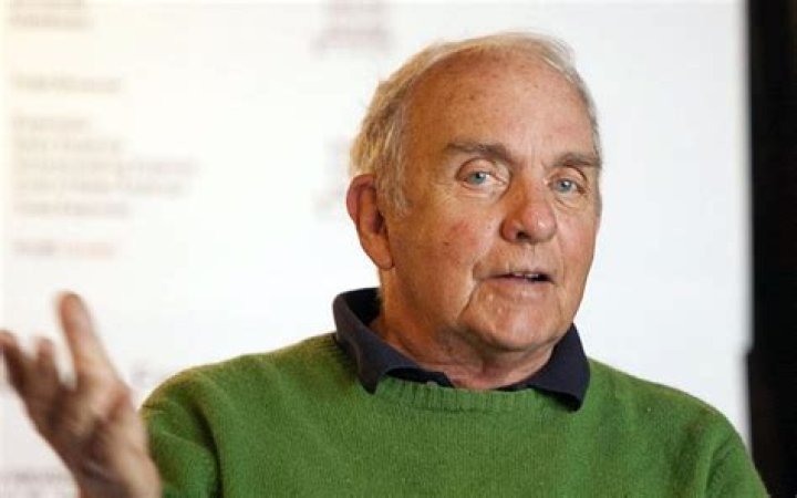 
Author Frederick Buechner Died Age 96, His Net Worth and Wife 