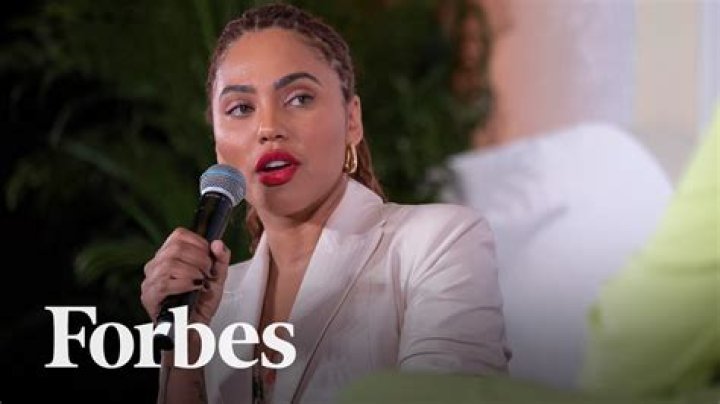 Ayesha Curry Height, Weight, Net Worth, Age, Birthday, Wikipedia, Who, Instagram, Biography