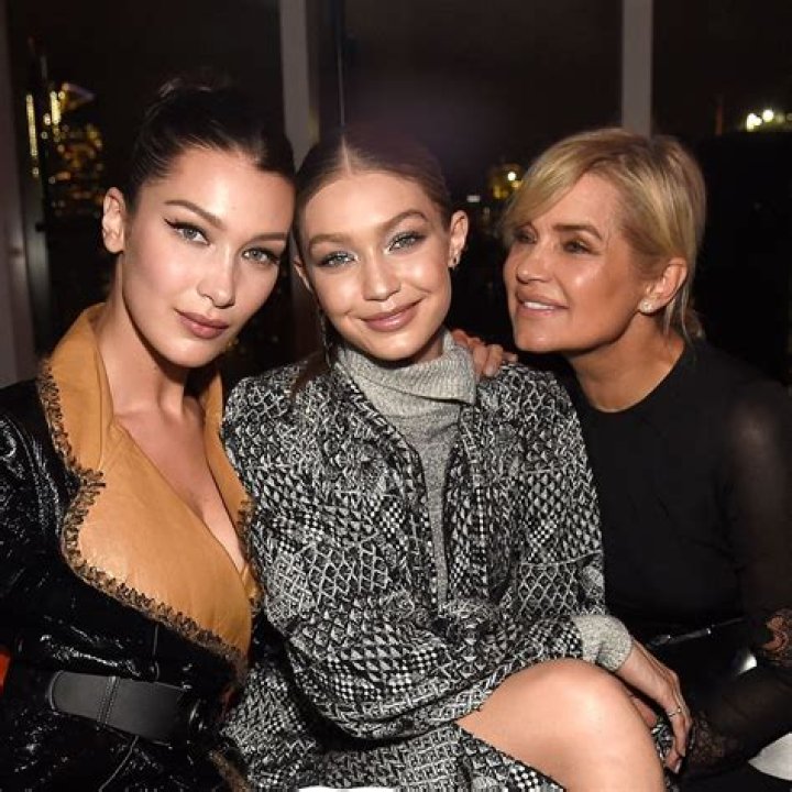 Bella Hadid ‘Thrilled’ For Sister Gigi & Zayn’s Baby News: They’re Going To Be ‘Amazing Parents’ 
