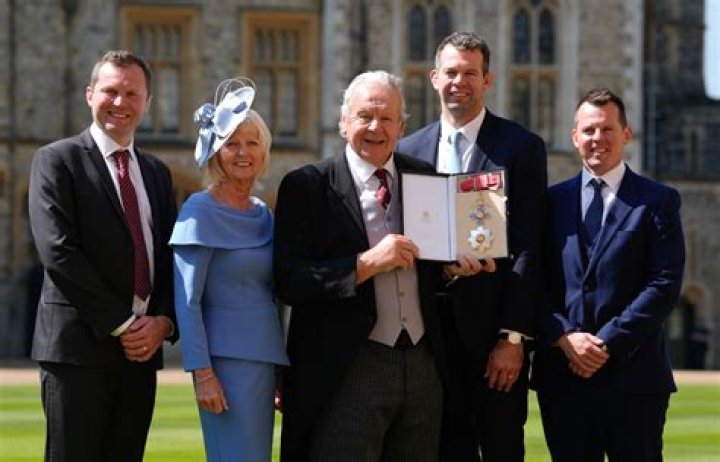 Bill Beaumont - Bio, Age, Wiki, Facts and Family