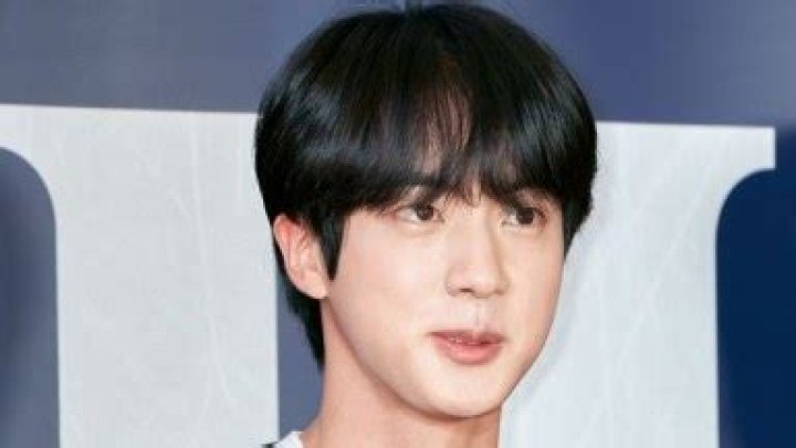 BTS’ Jin Reveals Shaved Head As He Begins His Military Service: Photo – Hollywood Life