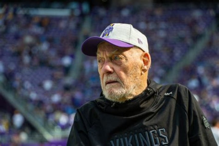 Bud Grant (footballcoach) Wiki,Age,Birthday,Biography,Height,Net Worth ..
