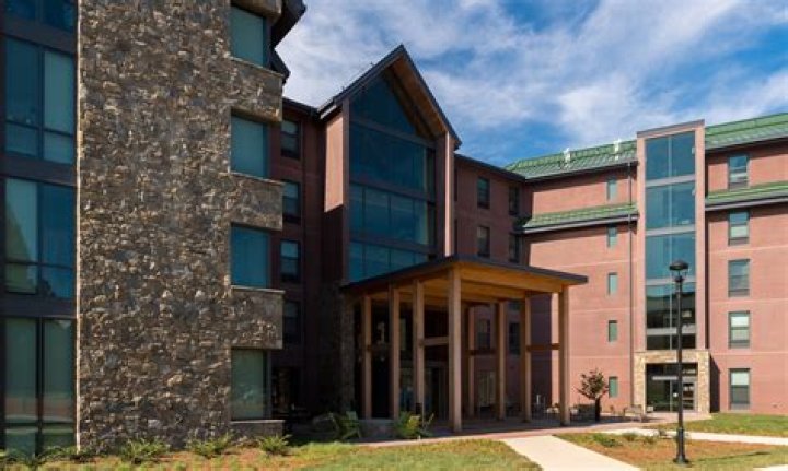 Can freshman have cars at WCU?