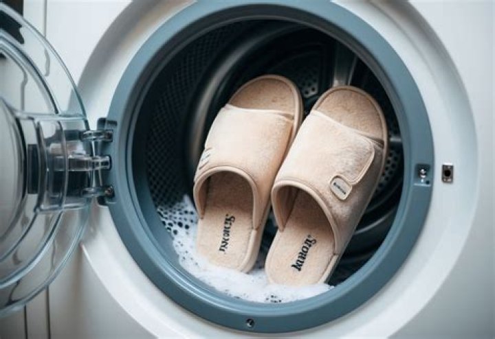 Can I put my slippers in the washing machine?