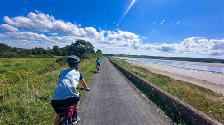Can you cycle along the River Calder?