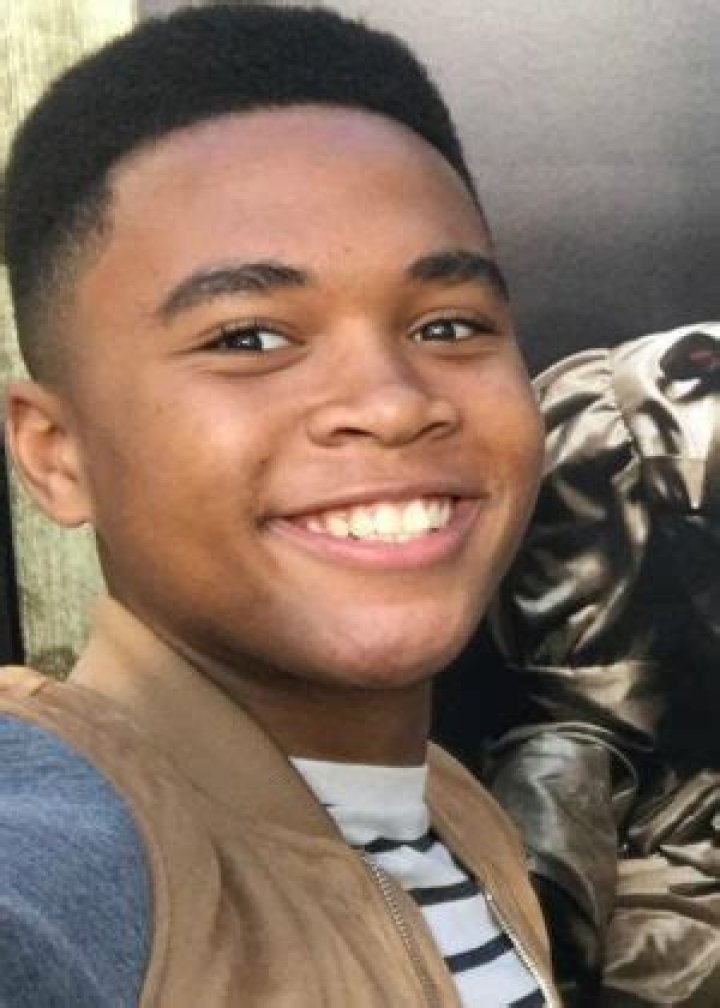 
Chosen Jacobs Height, Weight, Net Worth, Age, Birthday, Wikipedia, Who, Nationality, Biography 