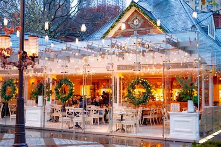 Christmas 2020: What Restaurants Are Actually Open On The Holiday?