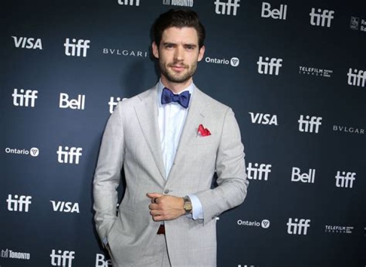 Colin Hoult Height, Weight, Net Worth, Age, Birthday, Wikipedia, Who, Instagram, Biography