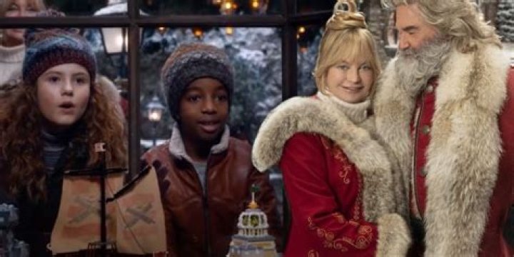 Darby Camp Reveals Kate ‘Grows Up’ In ‘The Christmas Chronicles 2’ – Hollywood Life
