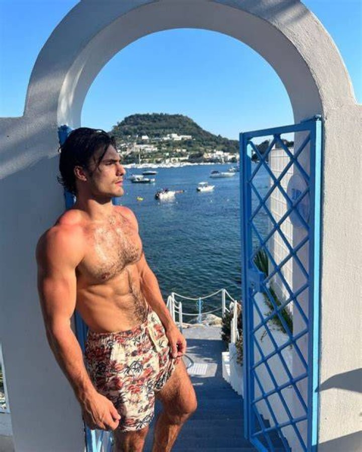 
Derek DelGaudio Height, Weight, Net Worth, Age, Birthday, Wikipedia, Who, Instagram, Biography 