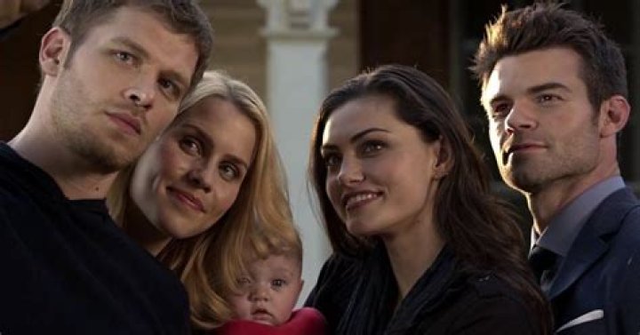 Do Klaus and Caroline sleep together in the originals?