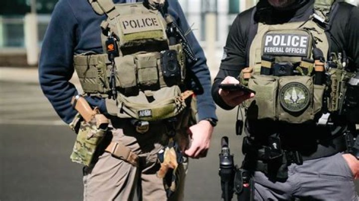 Do law enforcement get discounts on guns?