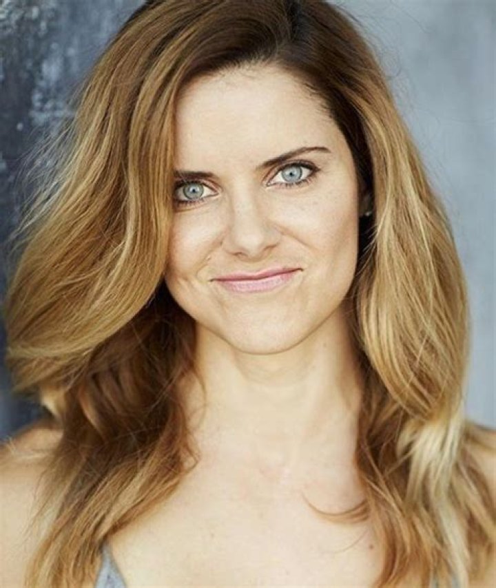  Elisabeth Hower
