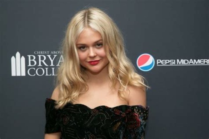 Emily Alyn Lind - Bio, Age, Wiki, Facts and Family
