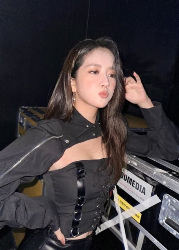 EXY Height, Weight, Net Worth, Age, Birthday, Wikipedia, Who, Instagram, Biography