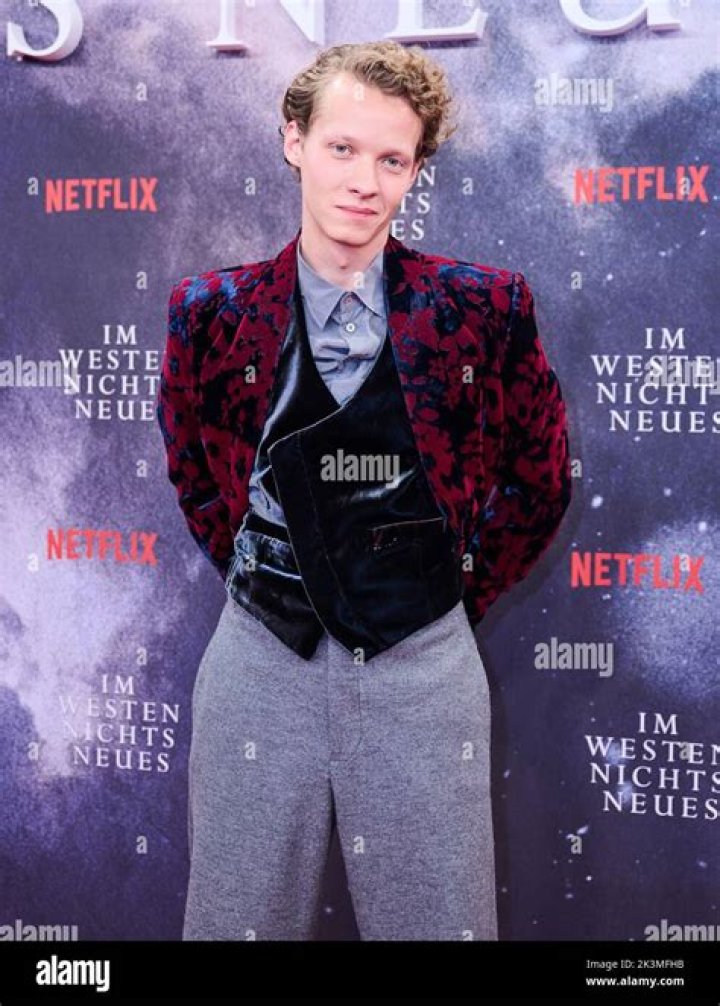 Felix Kammerer: Movie Actor Detailed Bio, Age, Birthday, & Height Insights and more