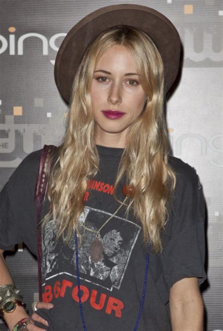 
Gillian Zinser Height, Weight, Net Worth, Age, Birthday, Wikipedia, Who, Nationality, Biography 