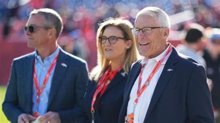 Greg Penner And Carrie Walton Penner Net Worth In 2022 Exceeds $1 Billion