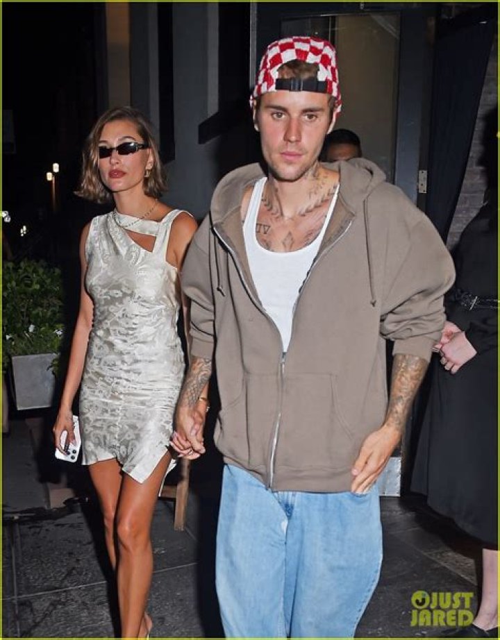 Hailey Baldwin & Justin Bieber Hold Hands At Show After Party: Photos – Hollywood Life