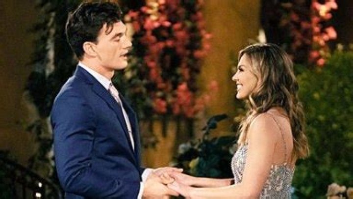 Hannah Brown & Tyler Cameron Start ‘Spooning’ On TikTok — Watch Video – Hollywood Life