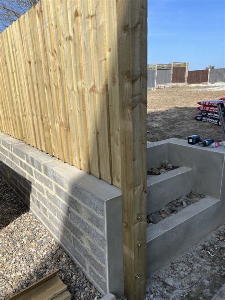 How do I temporarily build a wall?