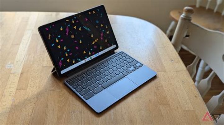How do you get cool wallpapers on a Chromebook?