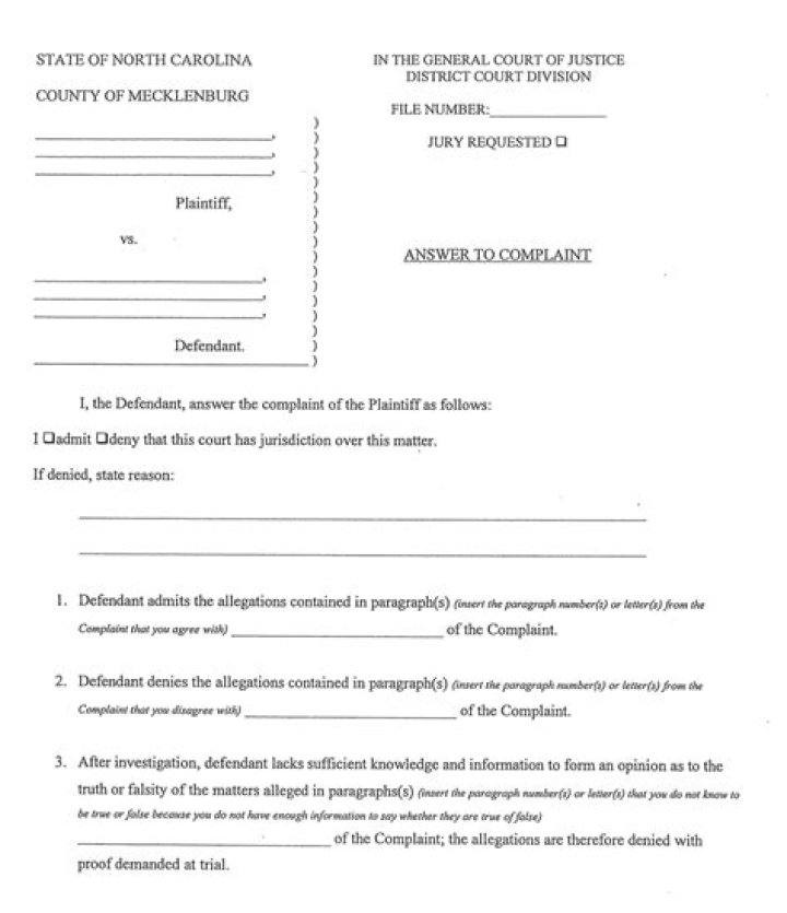 How long does a defendant have to answer a complaint in Texas?