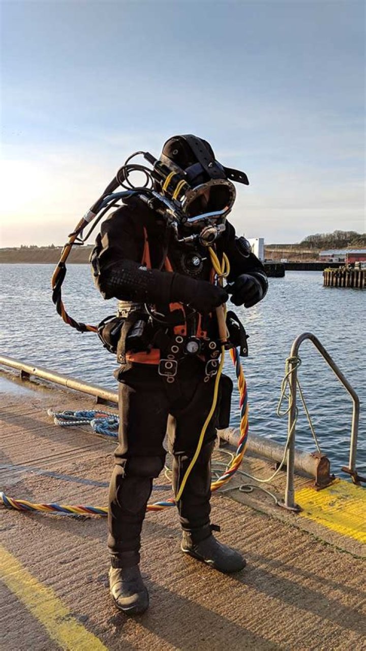 How long does it take to become a commercial diver?