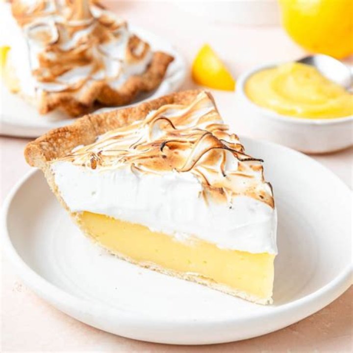 How many calories are in a small lemon meringue pie?