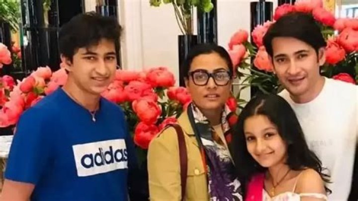 How many sons does maganti Babu have?