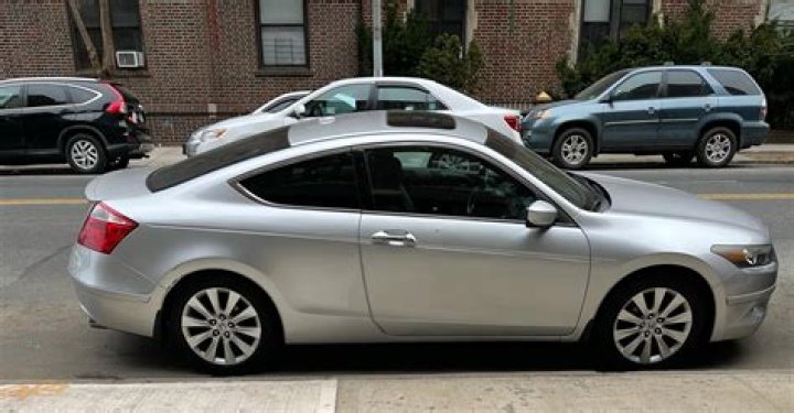 How much does a 2008 Honda Accord Coupe cost?