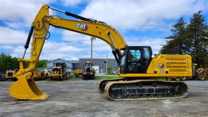 How much does a Caterpillar 245 excavator weight?
