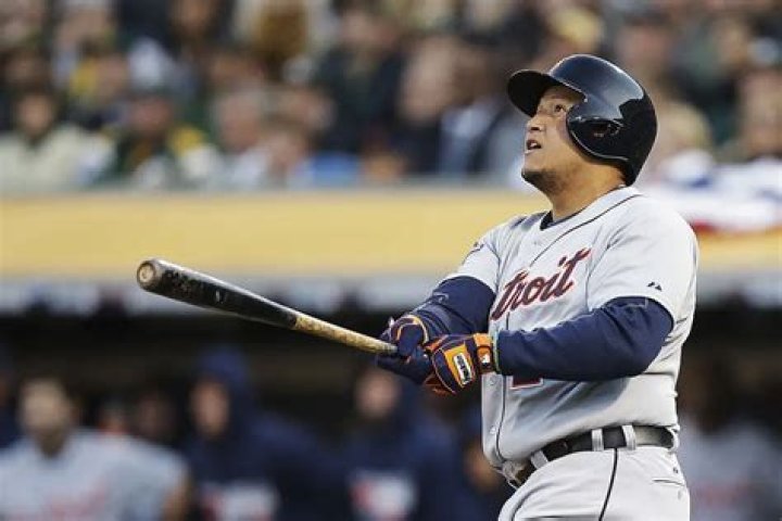 How Much Money Did Baseball Players Make Thirty Years Ago?