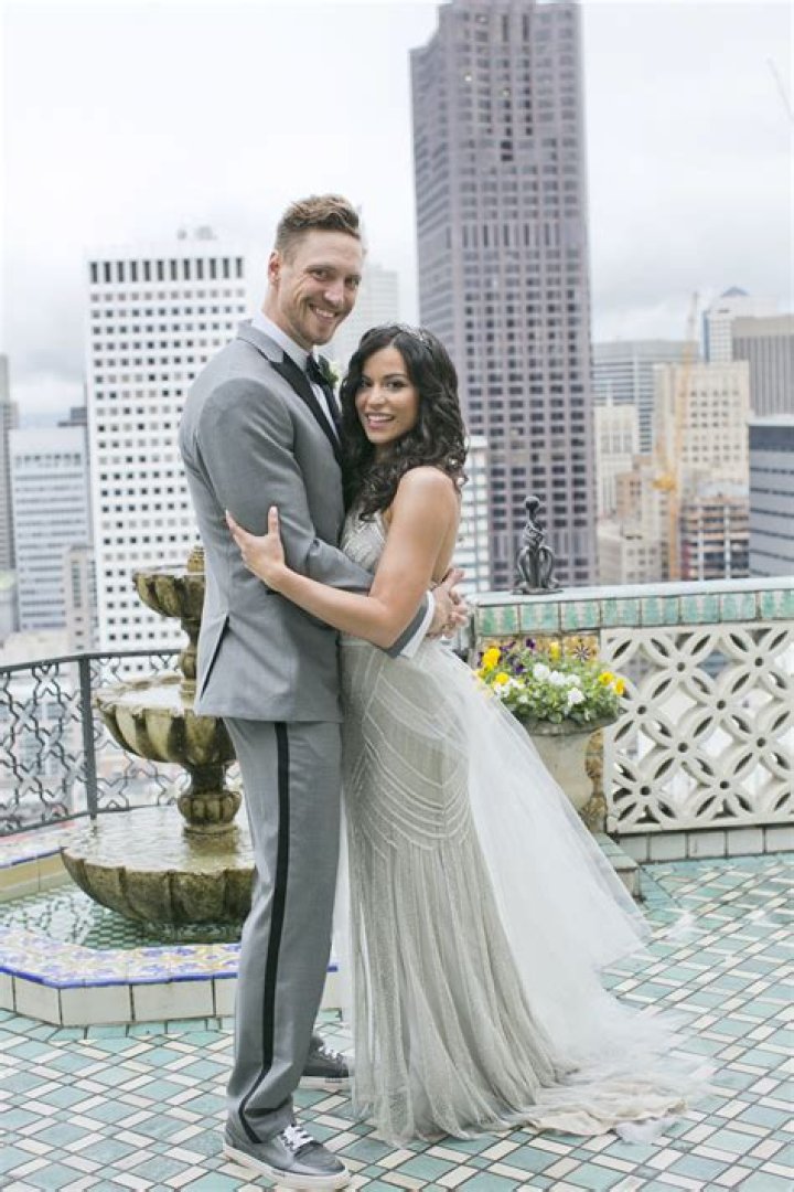 
Hunter Pence is Married to Wife: Alexis Pence : Alexis Pence’s Biography 