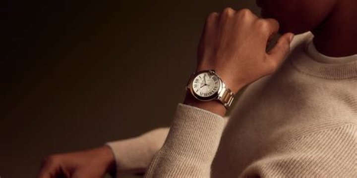 Is there a watch that can call 911?