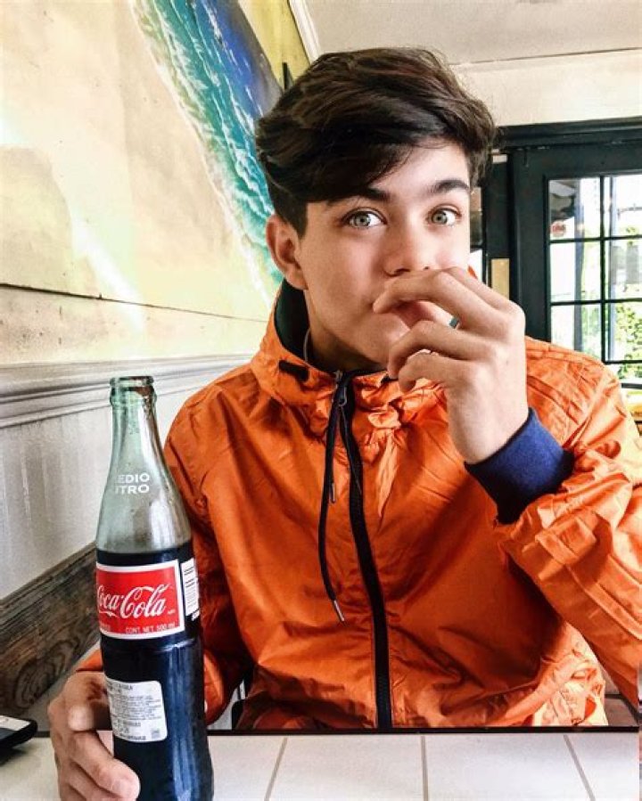Jay Ulloa - Bio, Age, height, weight, Wiki, Facts and Family
