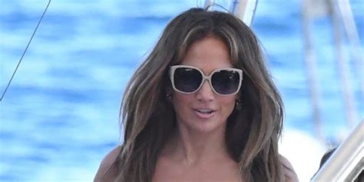 Jennifer Lopez Wears Black Bikini Top In Capri: Photos – Hollywood Life