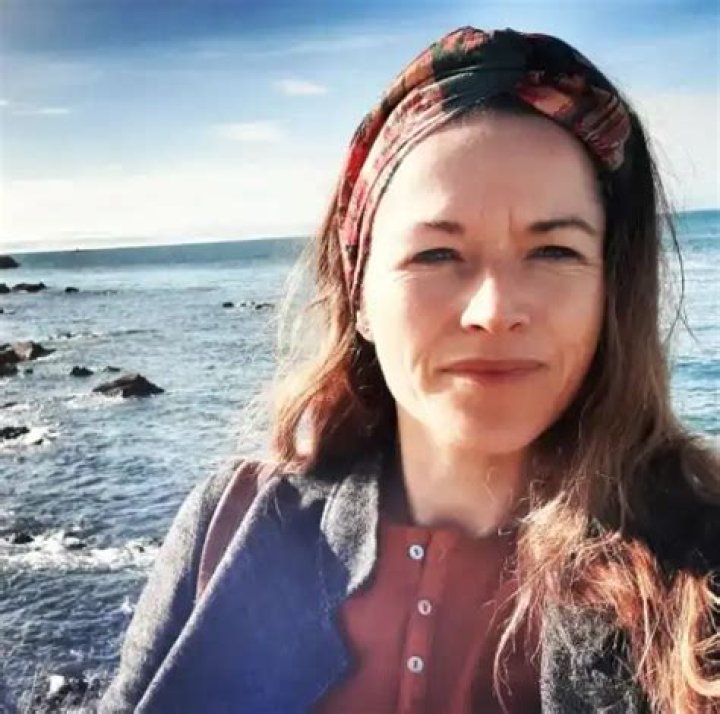 Joanne King - Bio, Age, Wiki, Facts and Family